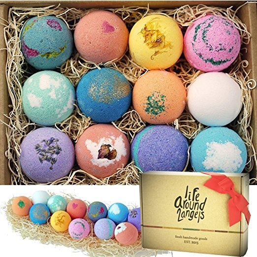 Bath Bomb Gift Set - Make you bath very special by using this bath bomb in warm water. You also gift this bath bomb pack to someone special. Beauty gift sets for women